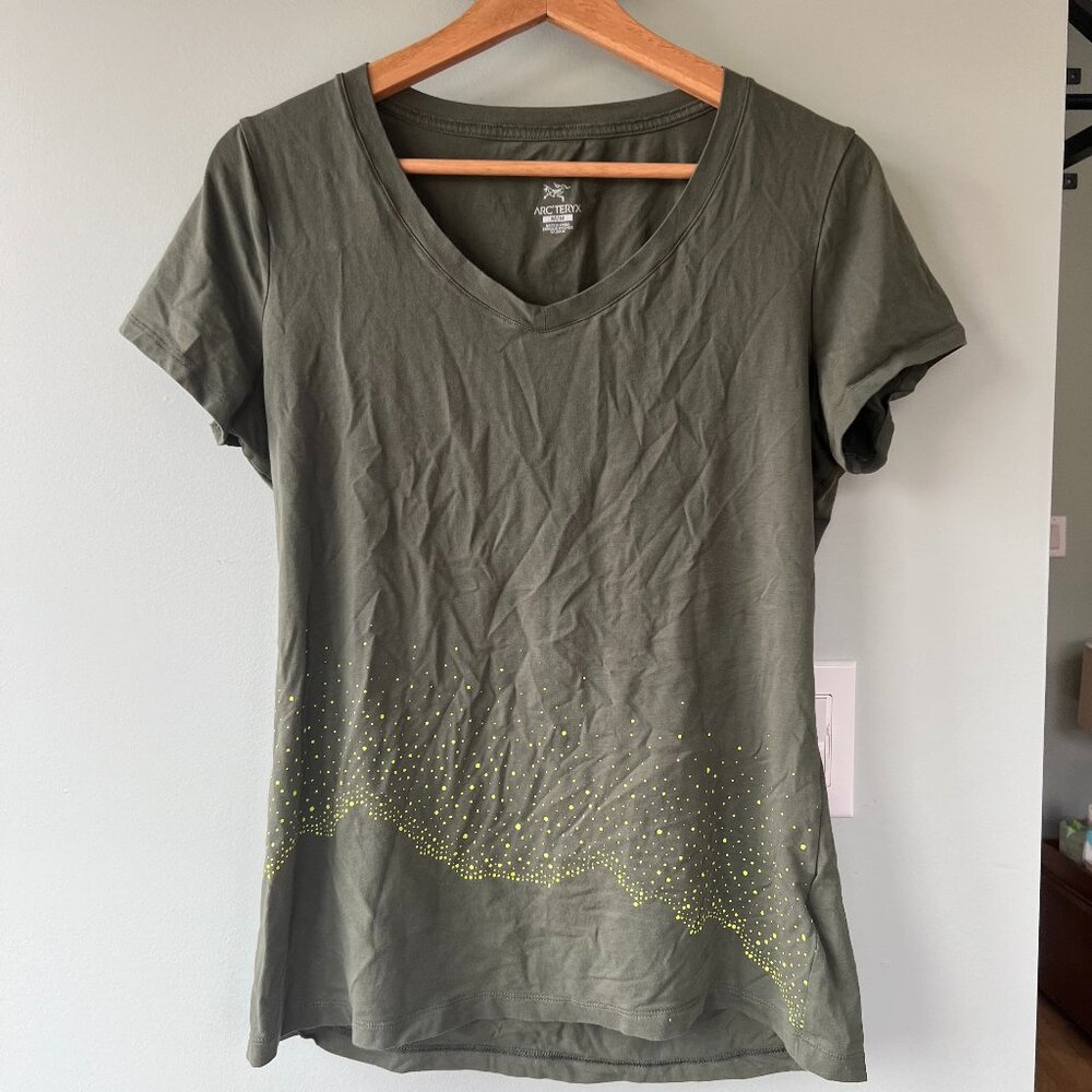 Arcteryx soft tee with star print
